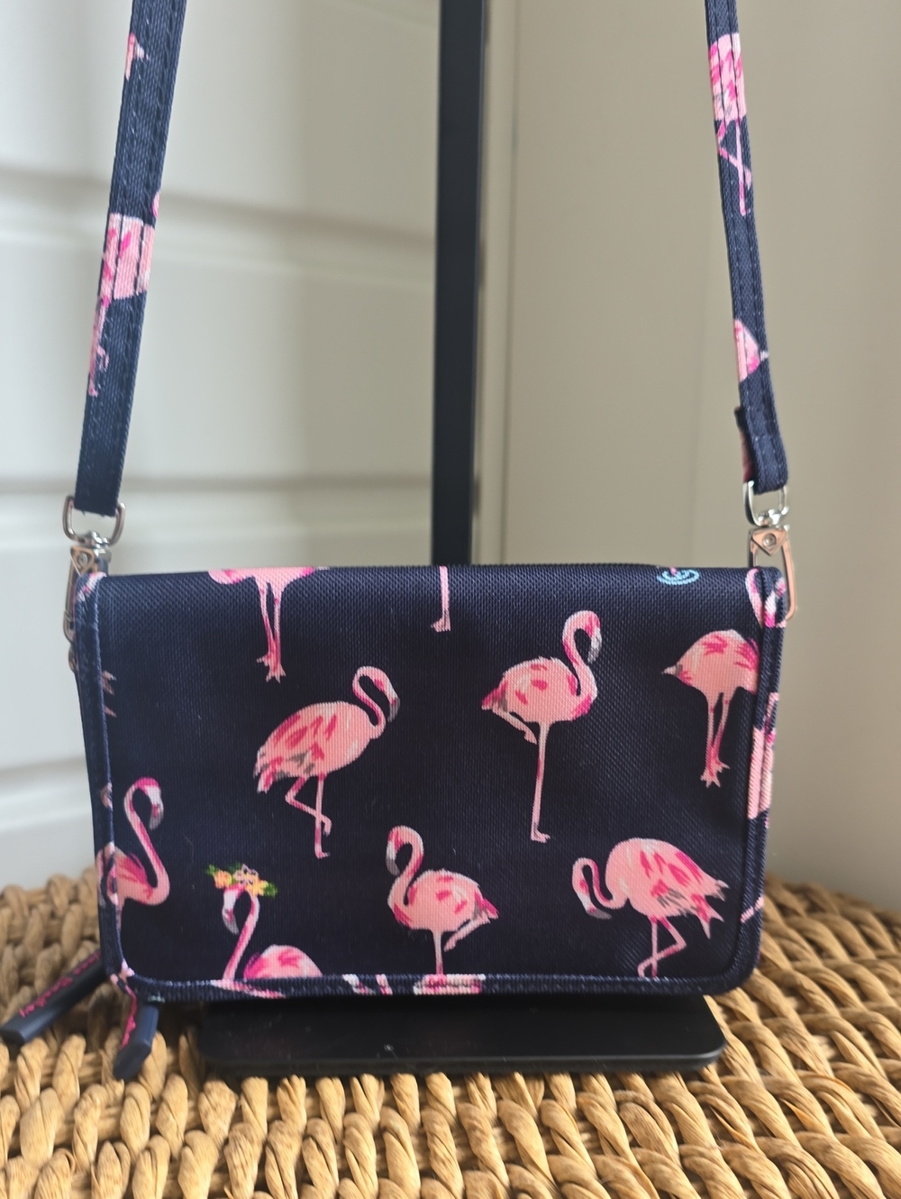 Vera Bradley RFID 3-in-1 Crossbody Bag Wallet Flamingo Fiesta Retired Navy Pink